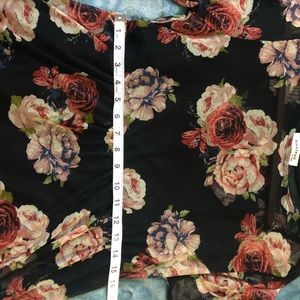 Sale 5/$25 Monteau Floral Top
